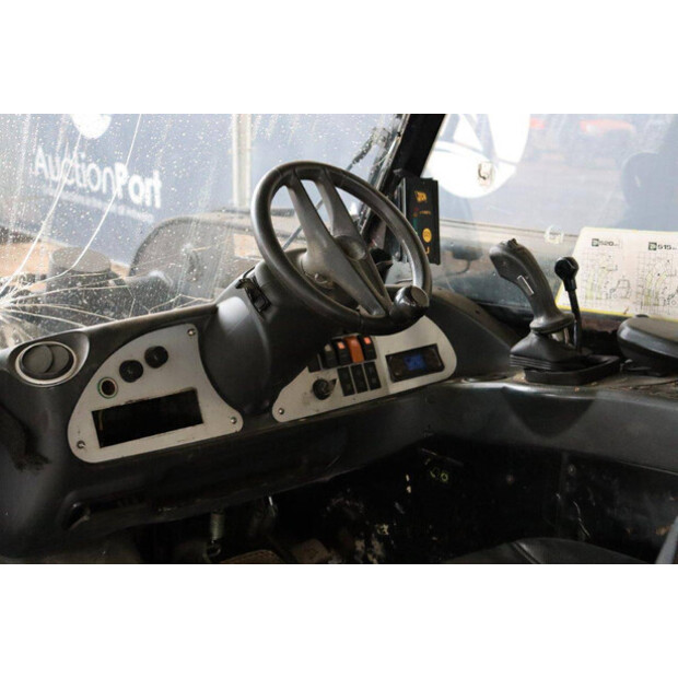 جيه سي بي 520-40-43201768