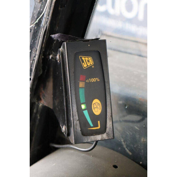 جيه سي بي 520-40-43201771