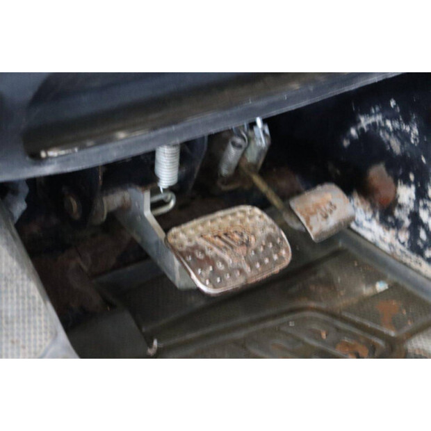 جيه سي بي 520-40-43201775