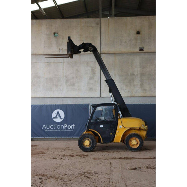 جيه سي بي 520-40-43201778