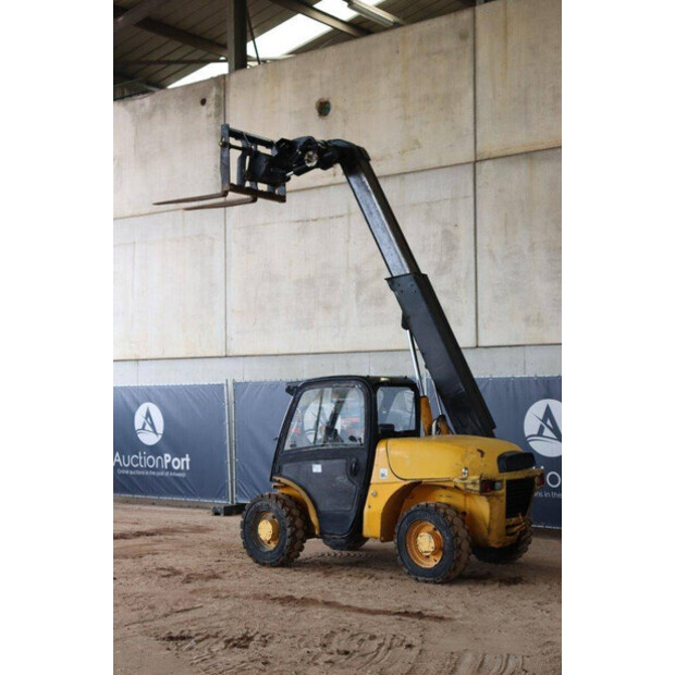 جيه سي بي 520-40-43201779