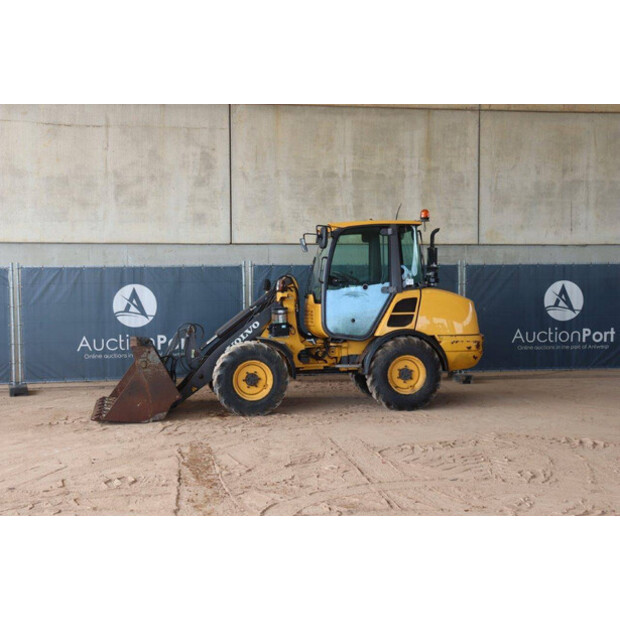 2010 Volvo L25F-P-43201782