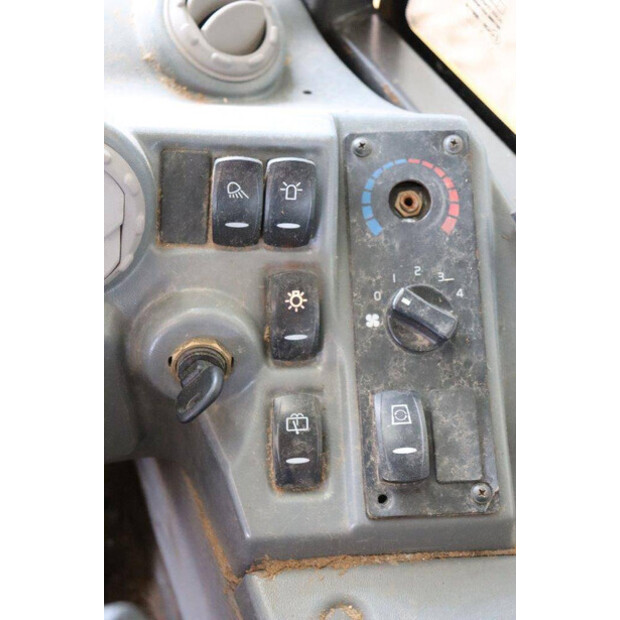 2010 Volvo L25F-P-43201810