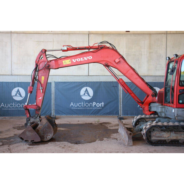 2018 فولفو ECR88D-43202021