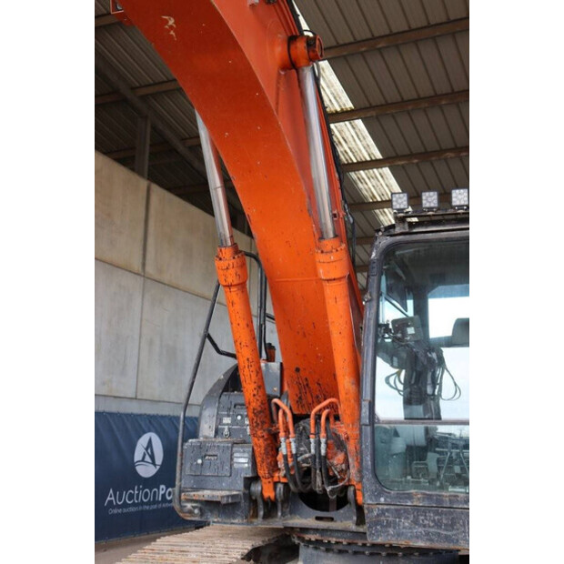 2020 هيتاشى ZX190LC-6-43202066