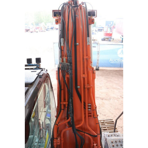 2020 هيتاشى ZX190LC-6-43202081