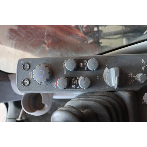 2020 هيتاشى ZX190LC-6-43202097