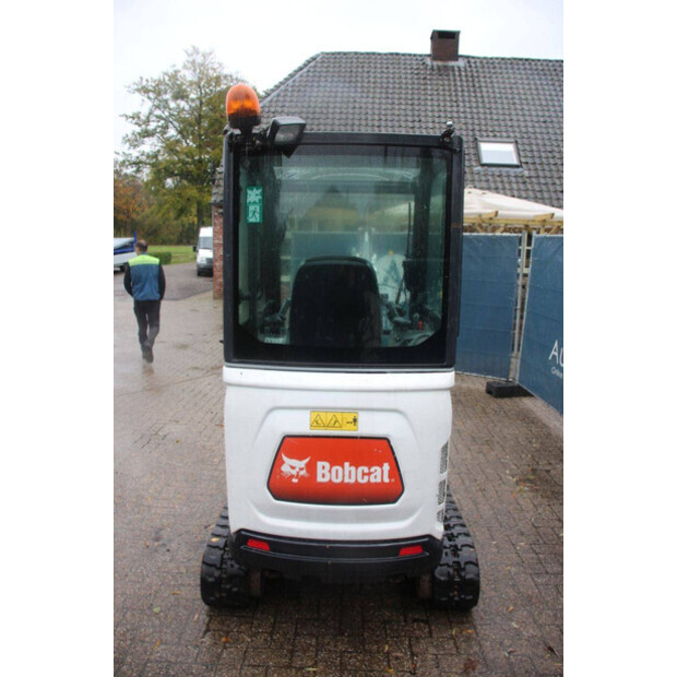 2016 بوبكات E19-43202937