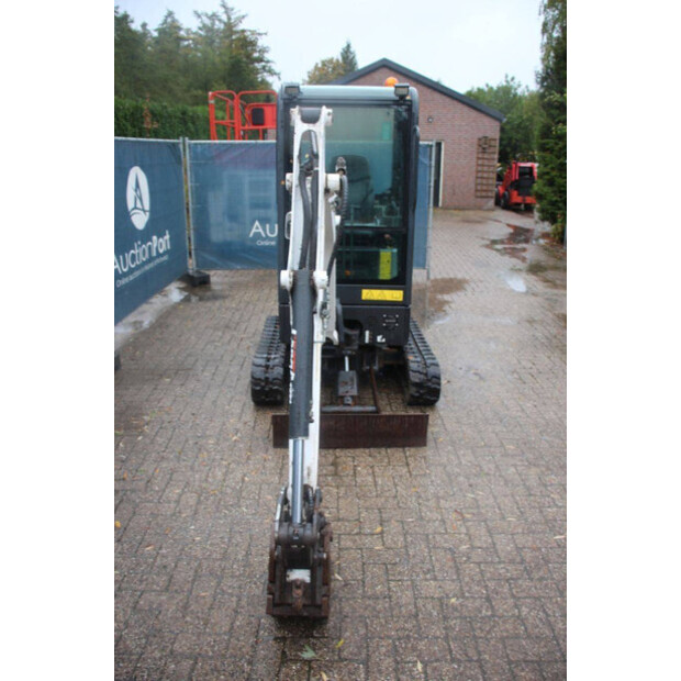 2016 بوبكات E19-43202940