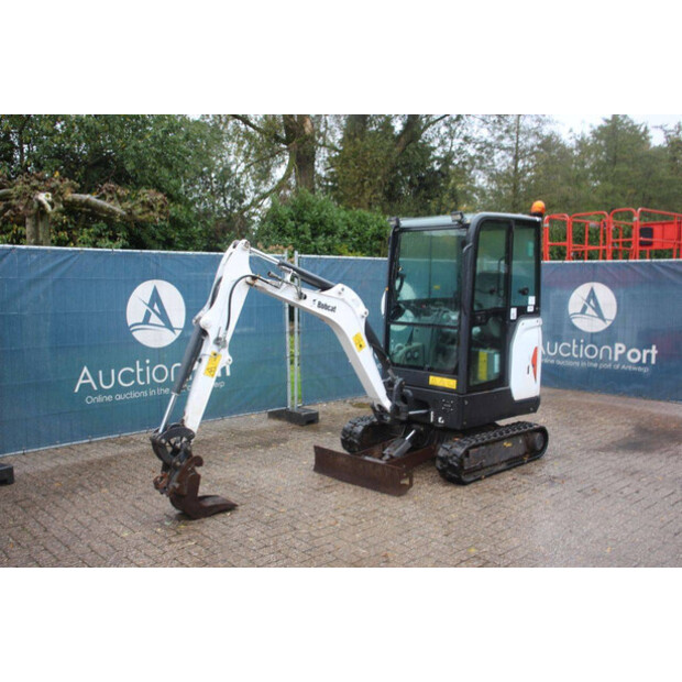 2016 بوبكات E19-43202941