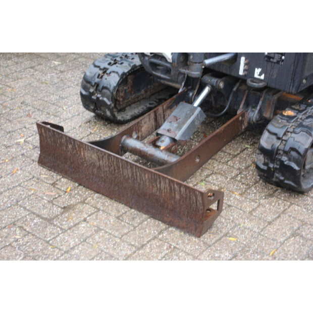 2016 بوبكات E19-43202948