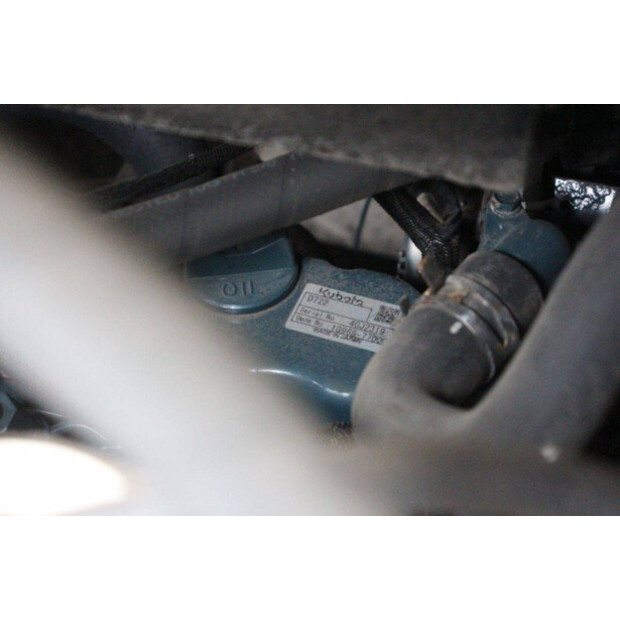 2016 بوبكات E19-43202958