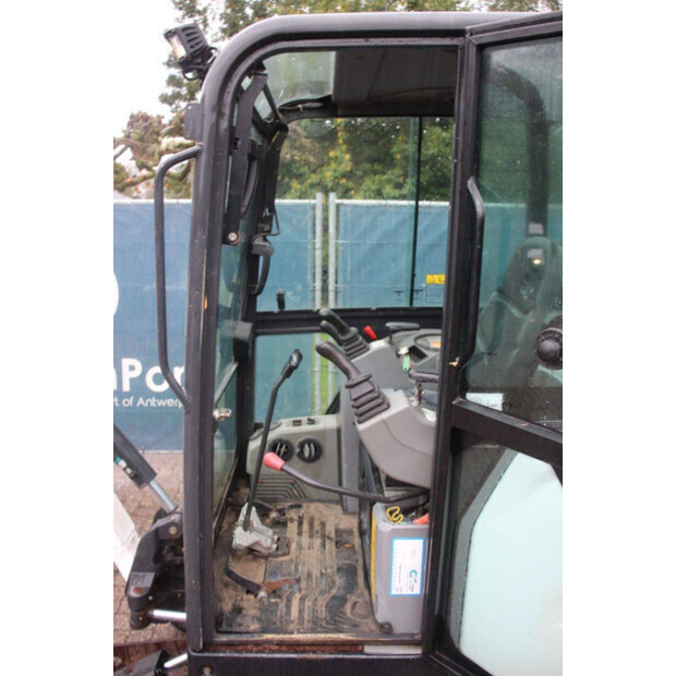 2016 بوبكات E19-43202960