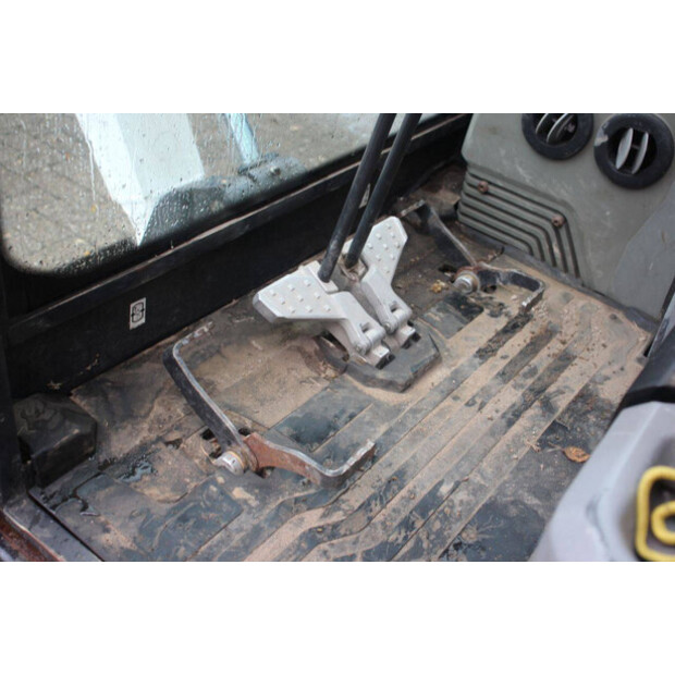 2016 بوبكات E19-43202963