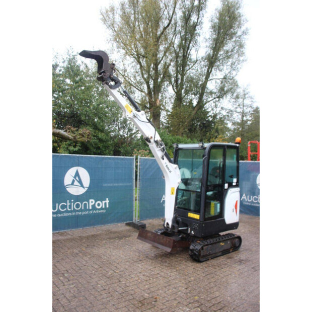 2016 بوبكات E19-43202971