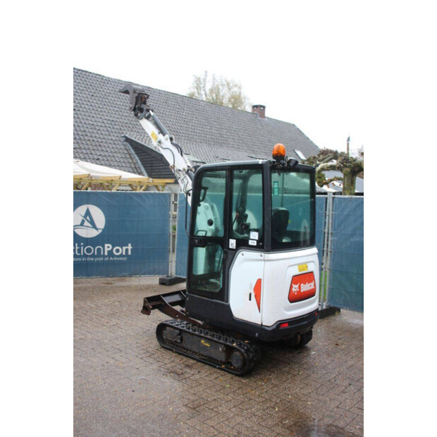 2016 بوبكات E19-43202973