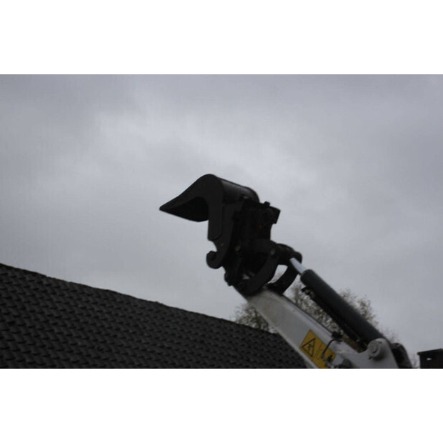 2016 بوبكات E19-43202974