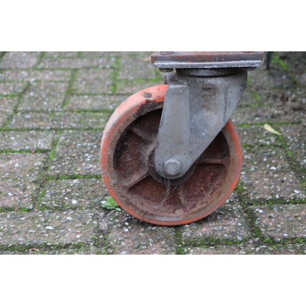 2004 فوكس F853H-43203480