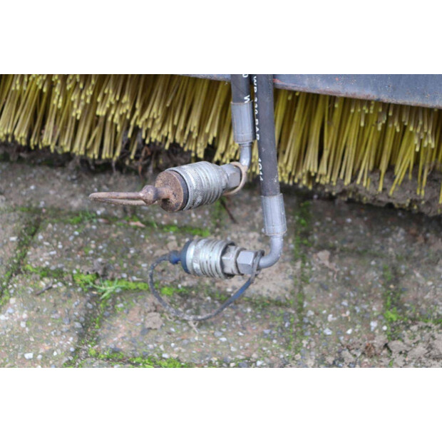 2004 فوكس F853H-43203482