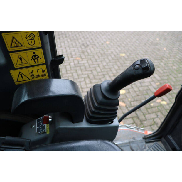 2017 KUBOTA U55-4-43203573