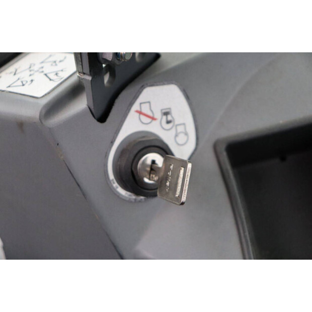 2021 بوبكات E17-43203623