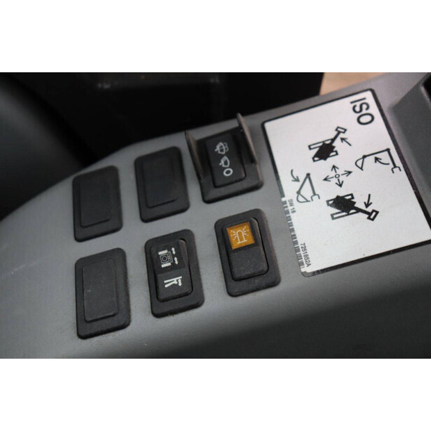 2021 بوبكات E17-43203628