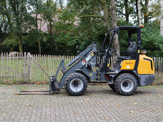 Image de CHARGEUSES SUR PNEUS 2010 GiANT V452T