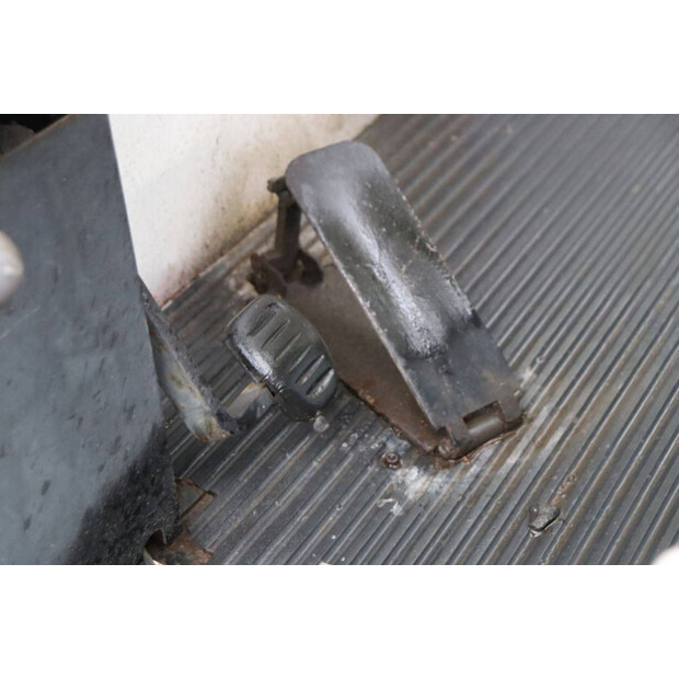 1998 إتش إم بي CARGO AX6X-43203899