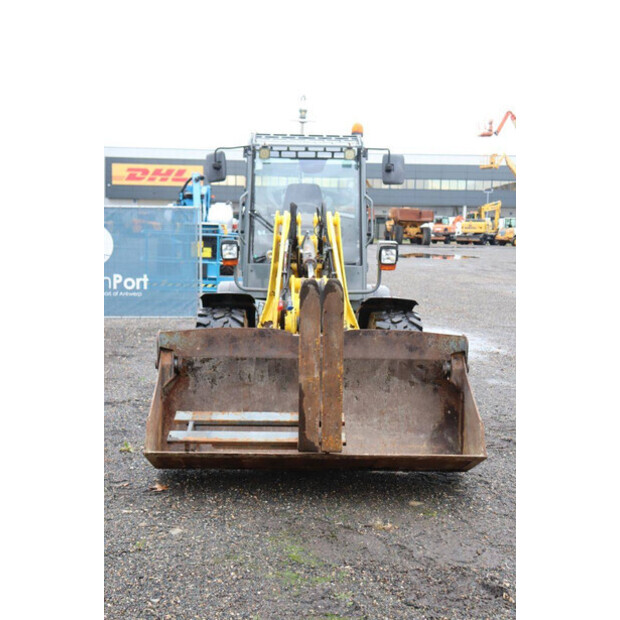 2018 نيوسون WL70-43204146