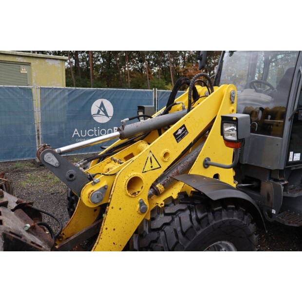 2018 نيوسون WL70-43204153