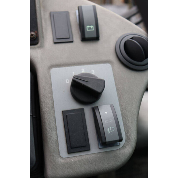 2018 نيوسون WL70-43204175