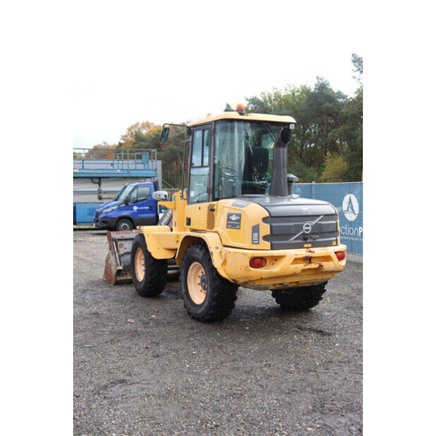 2016 فولفو L35G-43204405