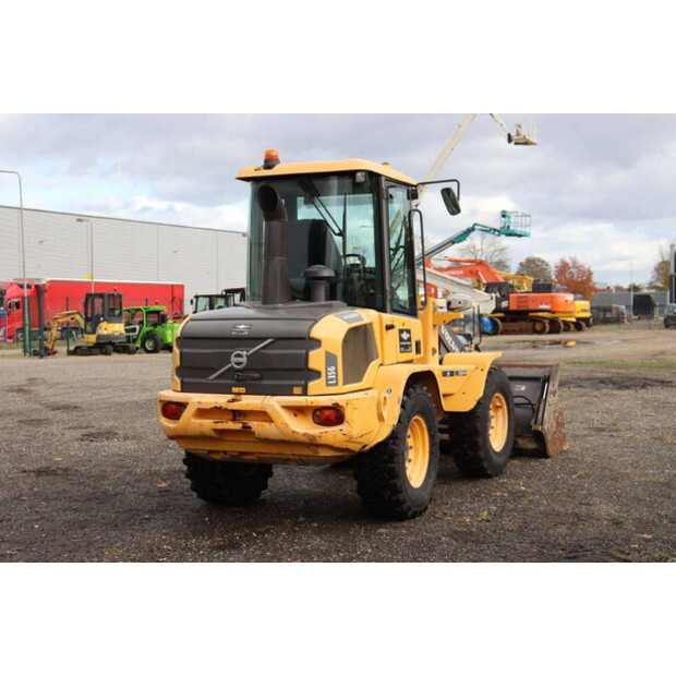 2016 فولفو L35G-43204407