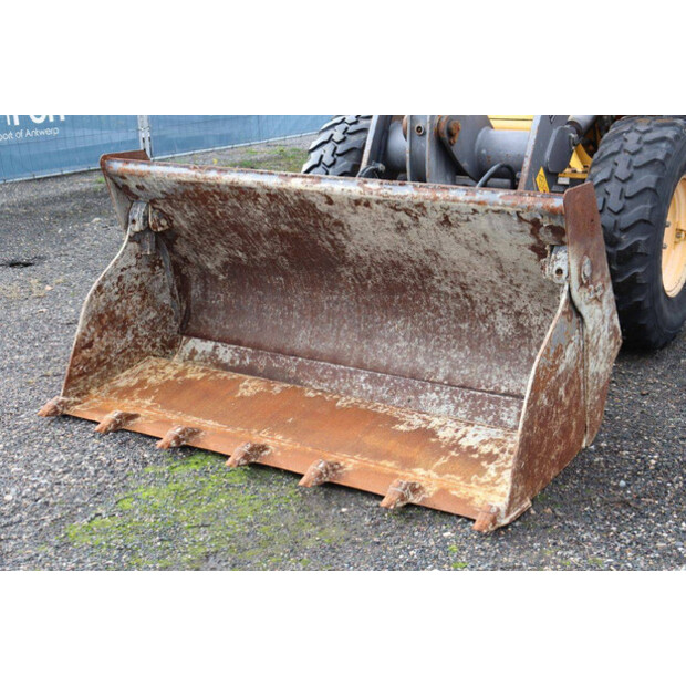 2016 فولفو L35G-43204411