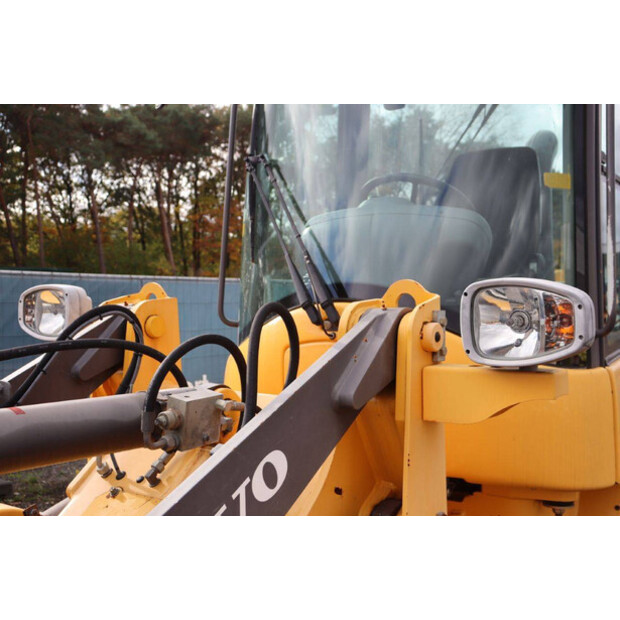 2016 فولفو L35G-43204416