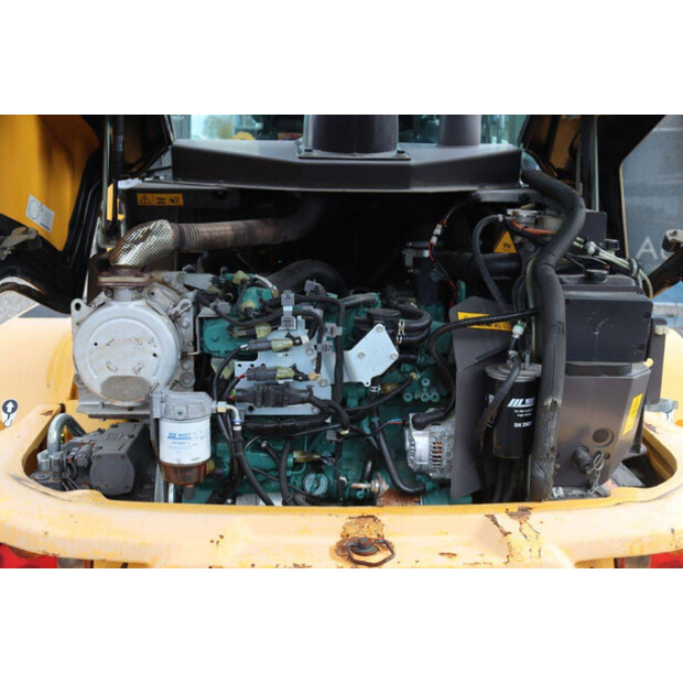 2016 فولفو L35G-43204426