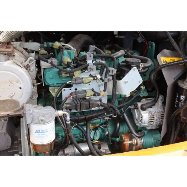 2016 فولفو L35G-43204427