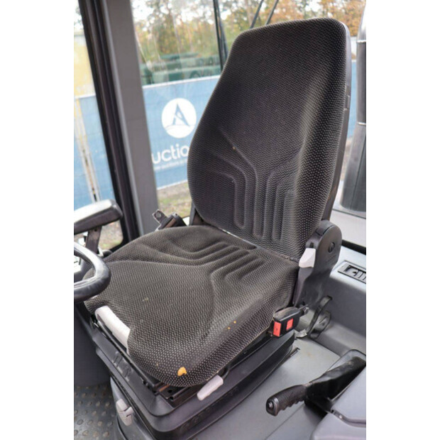 2016 فولفو L35G-43204430