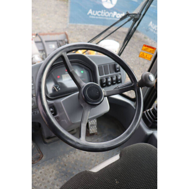 2016 فولفو L35G-43204433