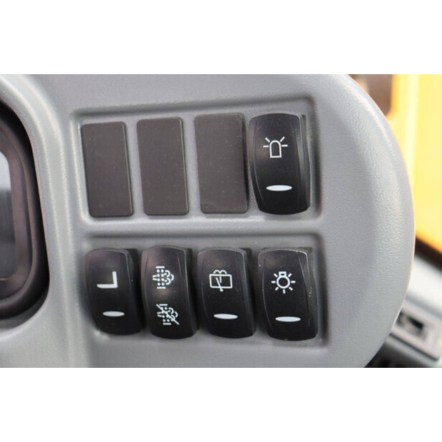 2016 فولفو L35G-43204434