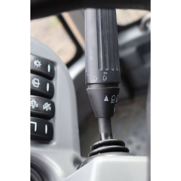 2016 فولفو L35G-43204435