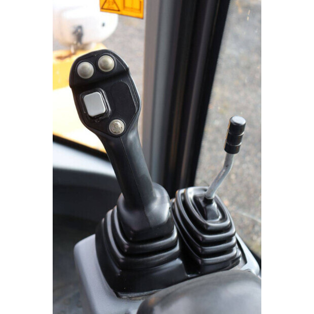 2016 فولفو L35G-43204436