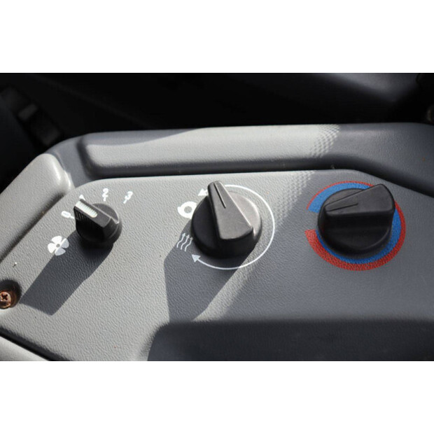 2016 فولفو L35G-43204437