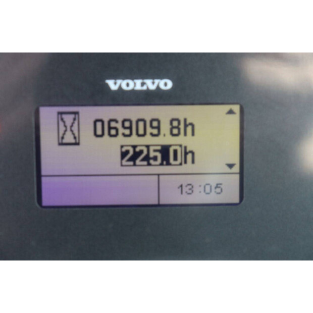 2016 فولفو L35G-43204439