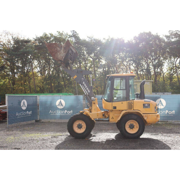 2016 فولفو L35G-43204441