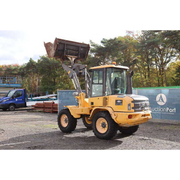 2016 فولفو L35G-43204442