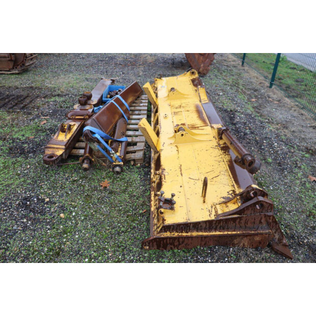 2013 Komatsu D65PX-17-43204801