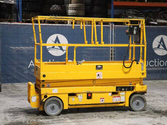 صورة ل رافعات 2011 هولوت COMPACT 8