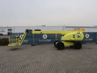 صورة ل رافعات 2009 هولوت H16TPX