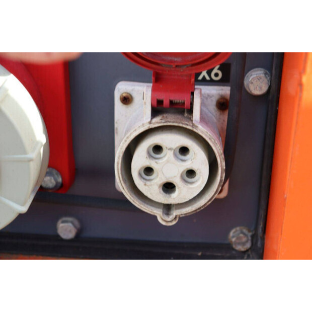 2011 Atlas-Copco QAS150-43205380